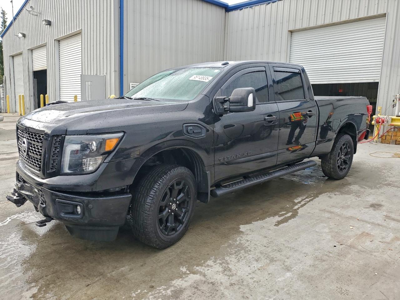Nissan Titan Sl Image 1