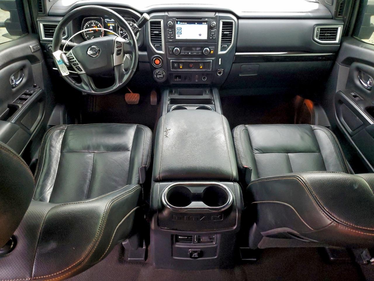 Nissan Titan Sl Image 6