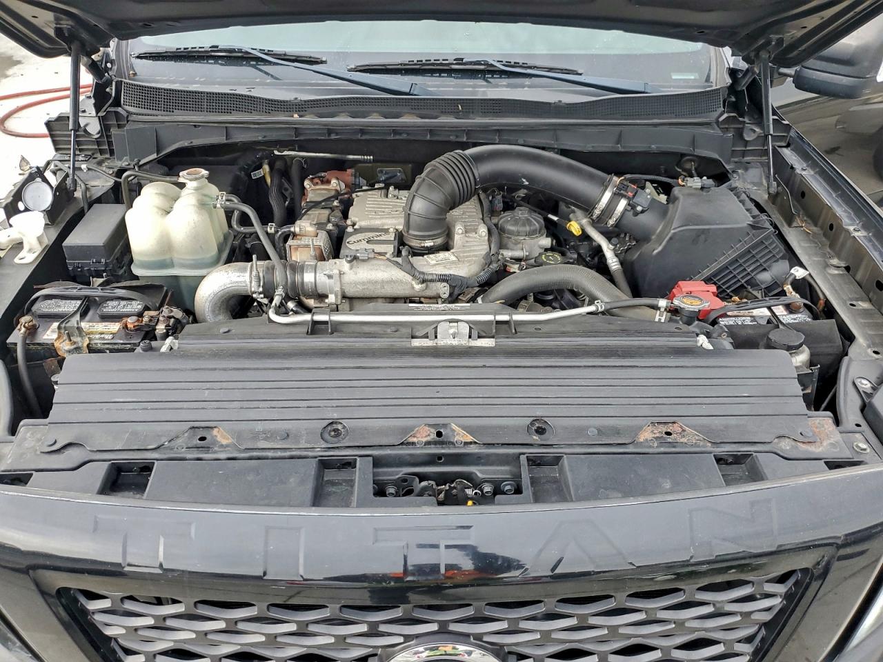 Nissan Titan Sl Image 12