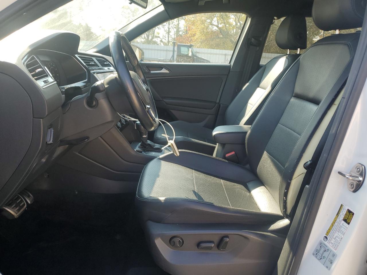 Volkswagen Tiguan Se Image 9