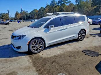  Salvage Chrysler Pacifica