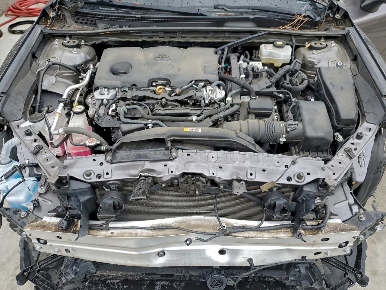 Toyota Camry Le Image 2