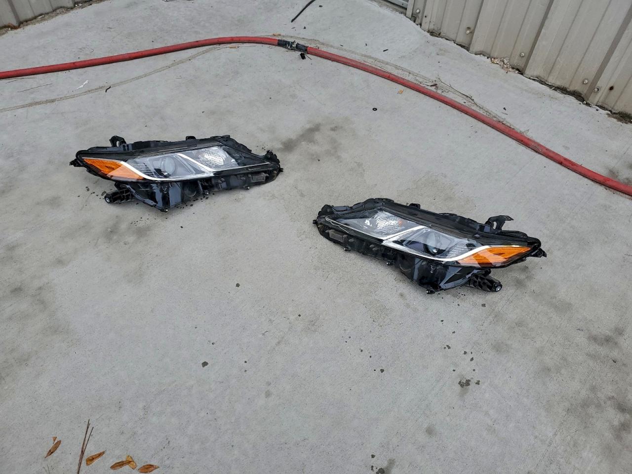 Toyota Camry Le Image 9