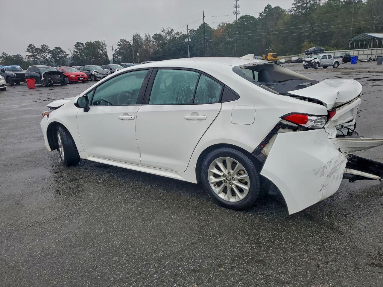 Toyota Corolla Le Image 4