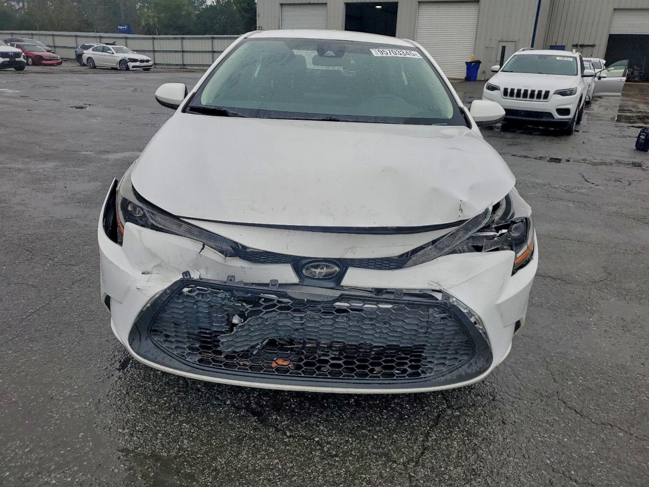 Toyota Corolla Le Image 3