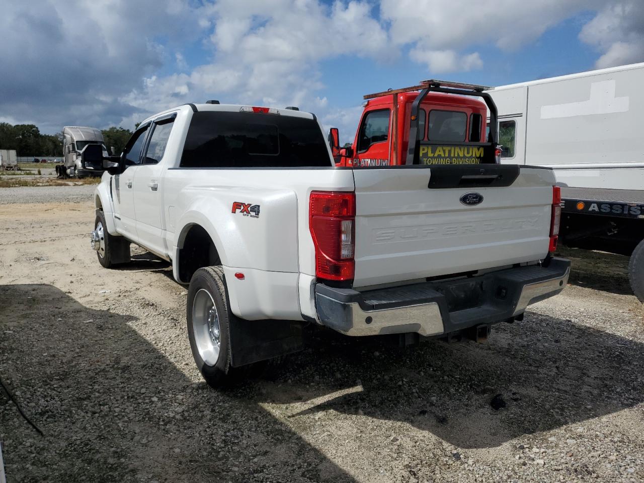 Ford F-450 Super Duty Image 8