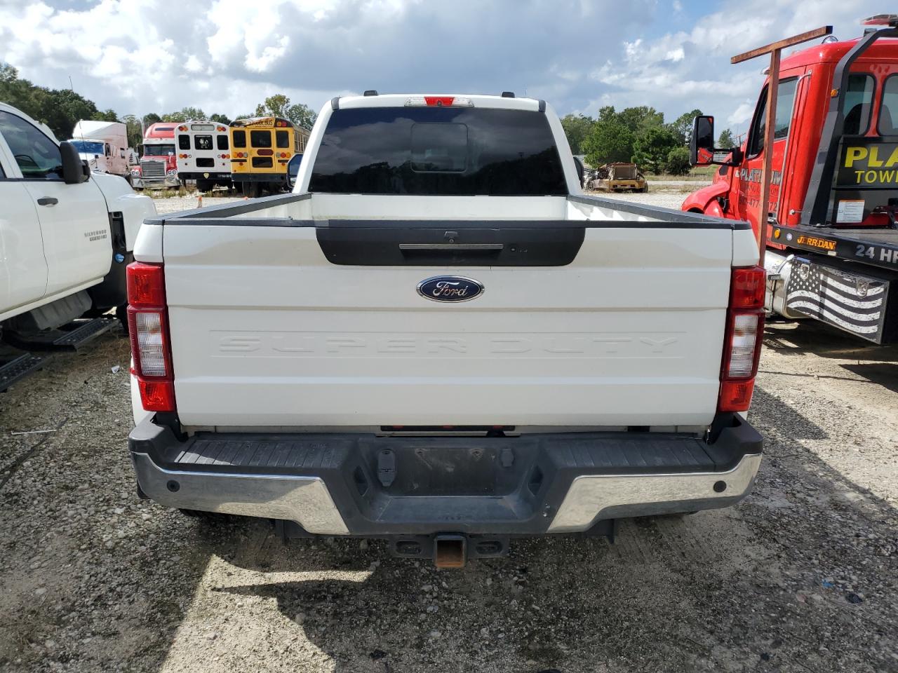 Ford F-450 Super Duty Image 5