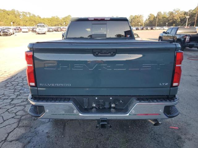 Chevrolet Silverado K2500 Heavy Duty Ltz Image 12