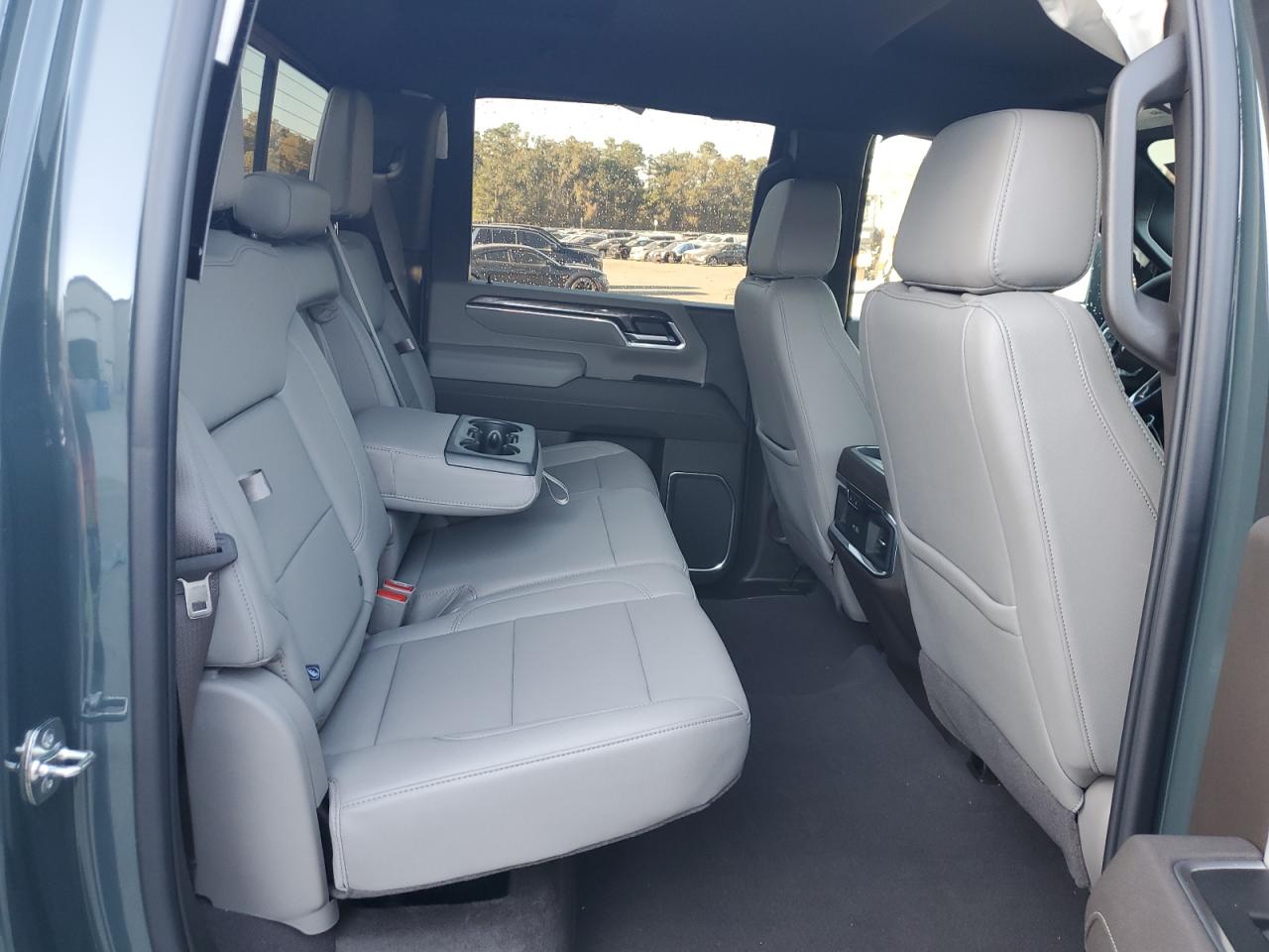 Chevrolet Silverado K2500 Heavy Duty Ltz Image 7