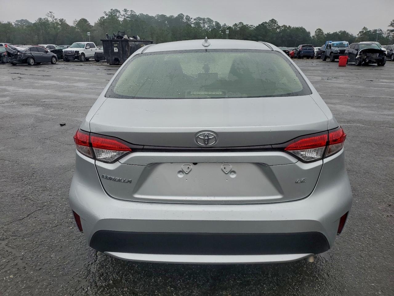 Toyota Corolla Le Image 4