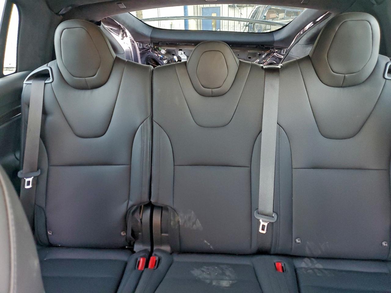 Tesla Model X Image 12