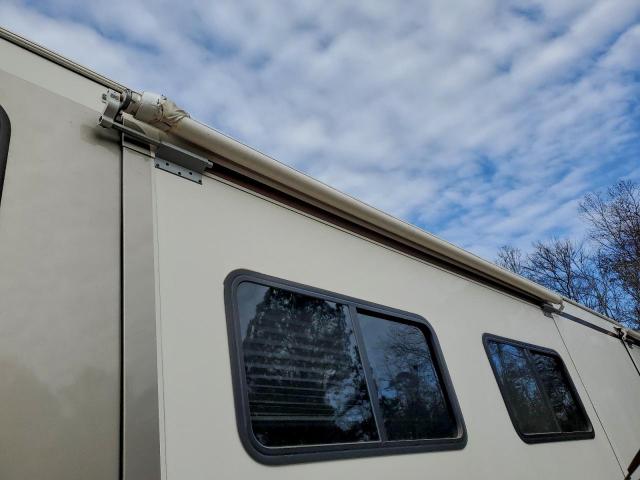 Guls Motor Home Super Duty Stripped Chassis Image 9