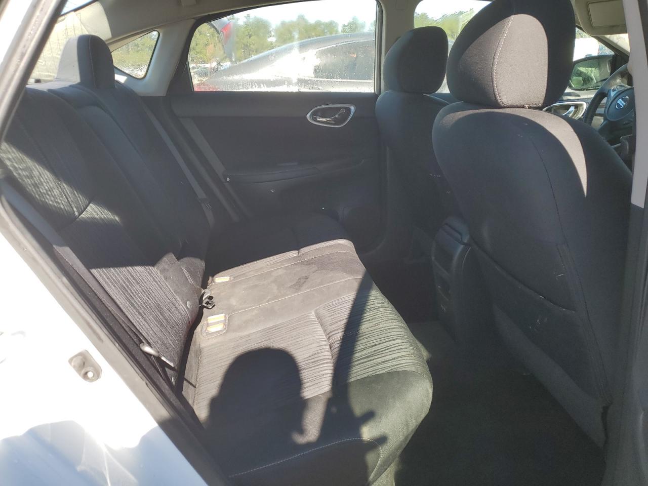 Nissan Sentra S Image 6