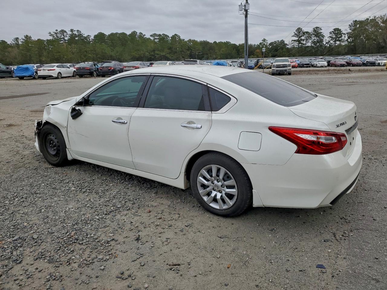 Nissan Altima 2.5 Image 8