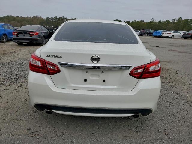 Nissan Altima 2.5 Image 6