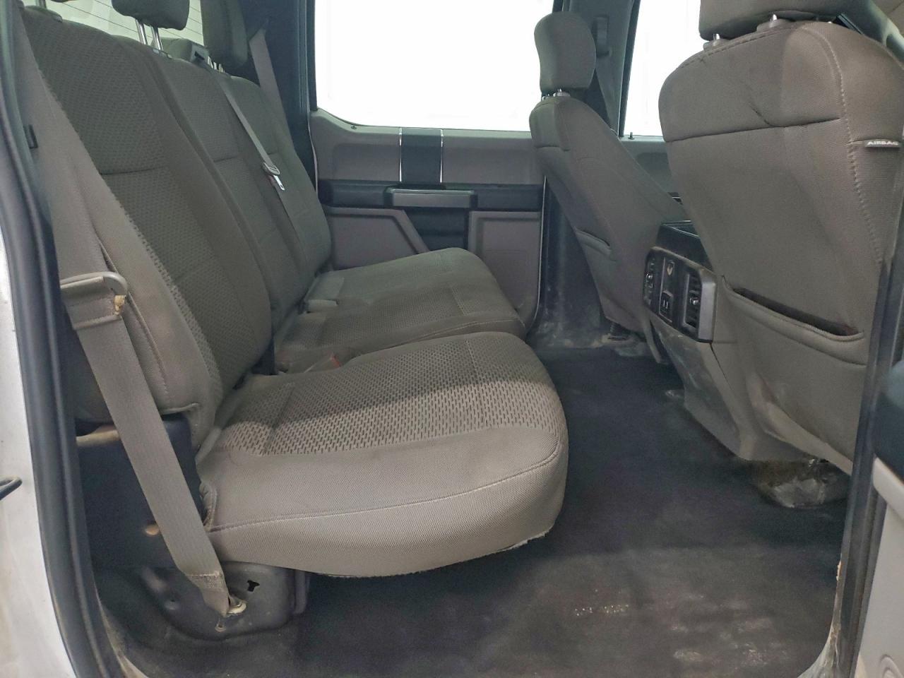 Ford F-150 Supercrew Image 6