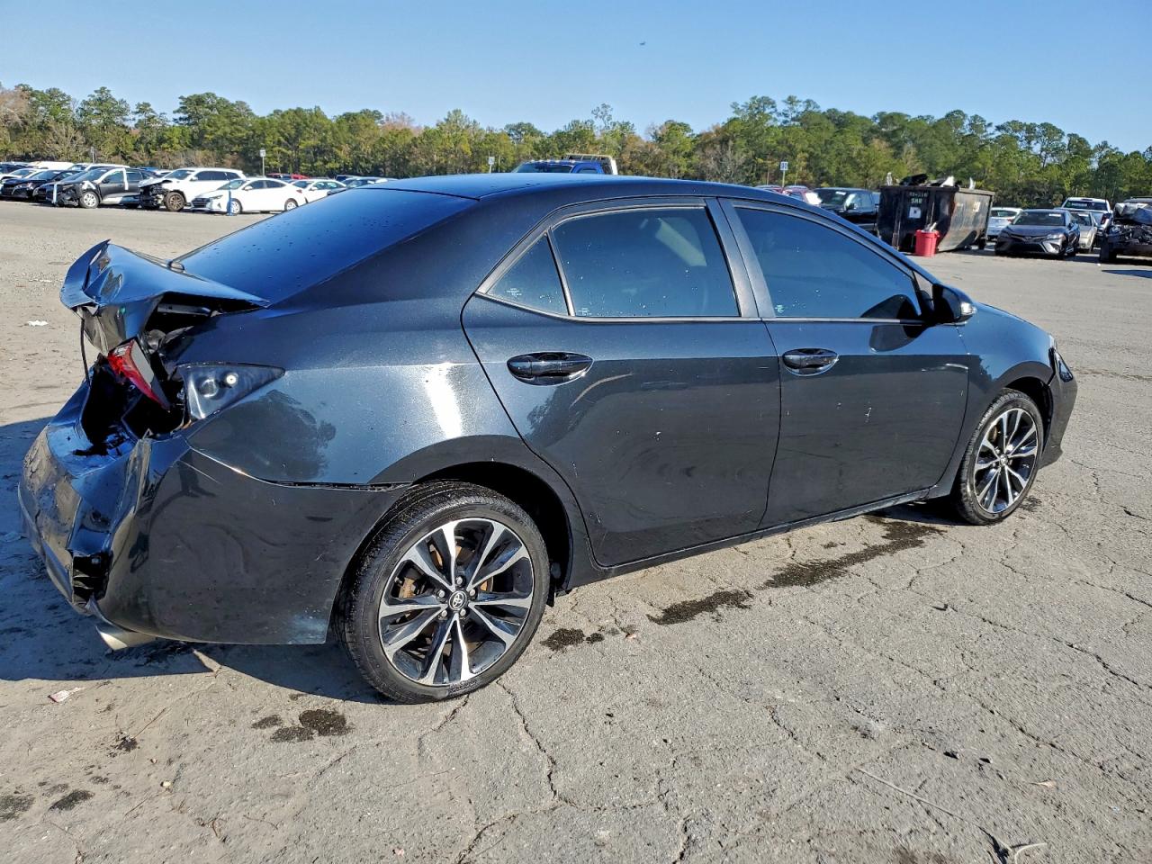 Toyota Corolla L Image 10