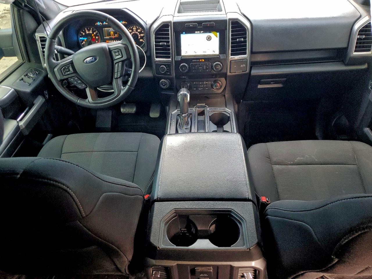 Ford F-150 Supercrew Image 8