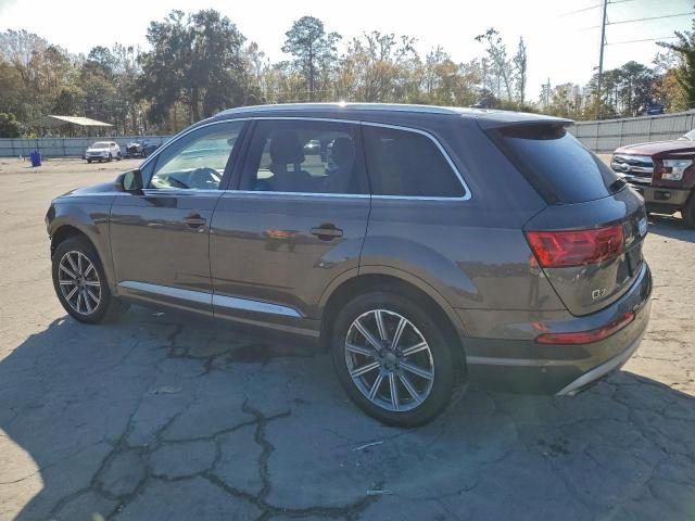 Audi Q7 Premium Plus Image 2
