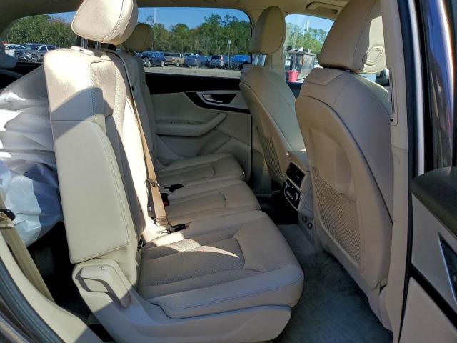 Audi Q7 Premium Plus Image 10