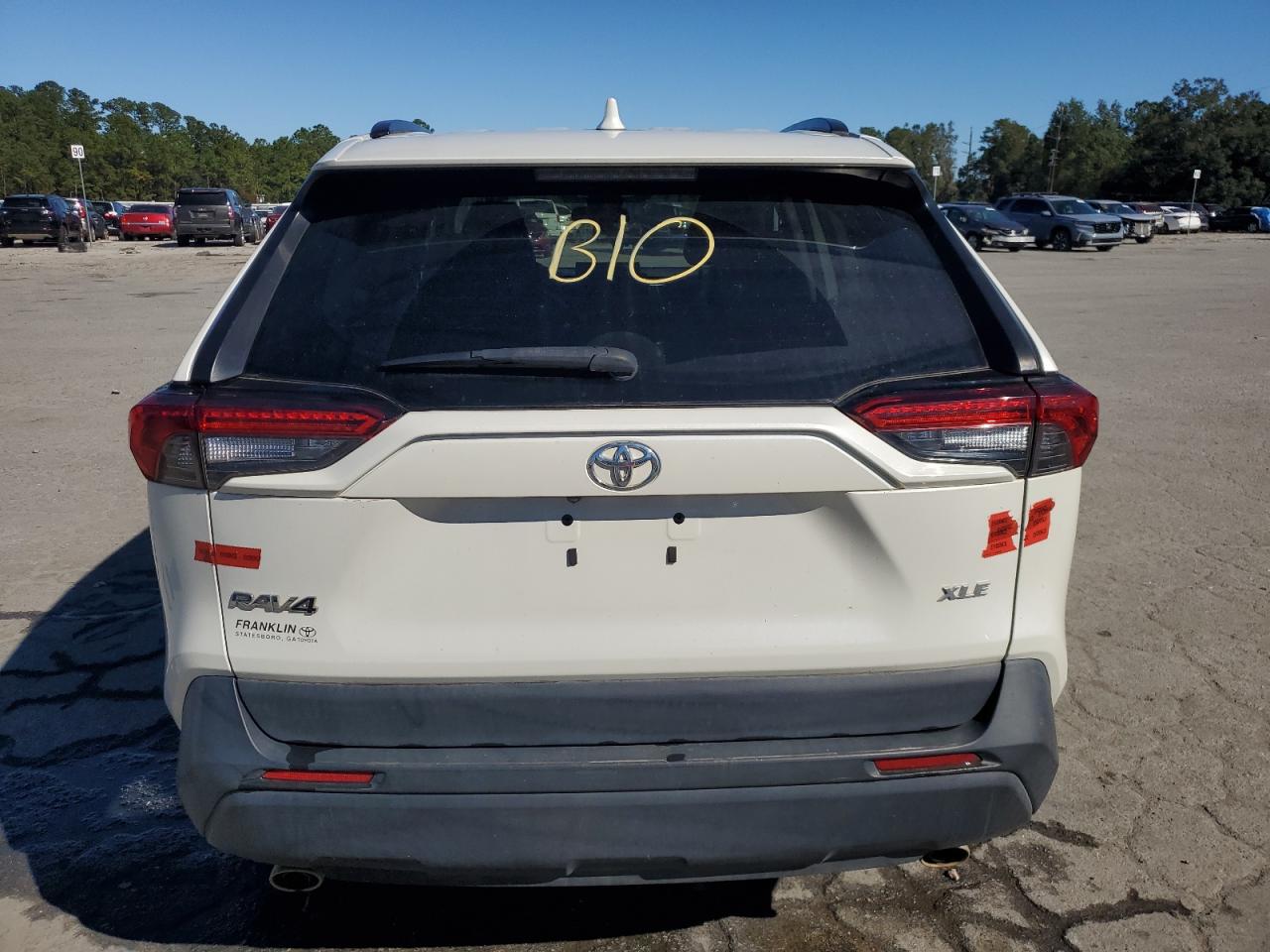 Toyota RAV4 Xle Premium Image 5