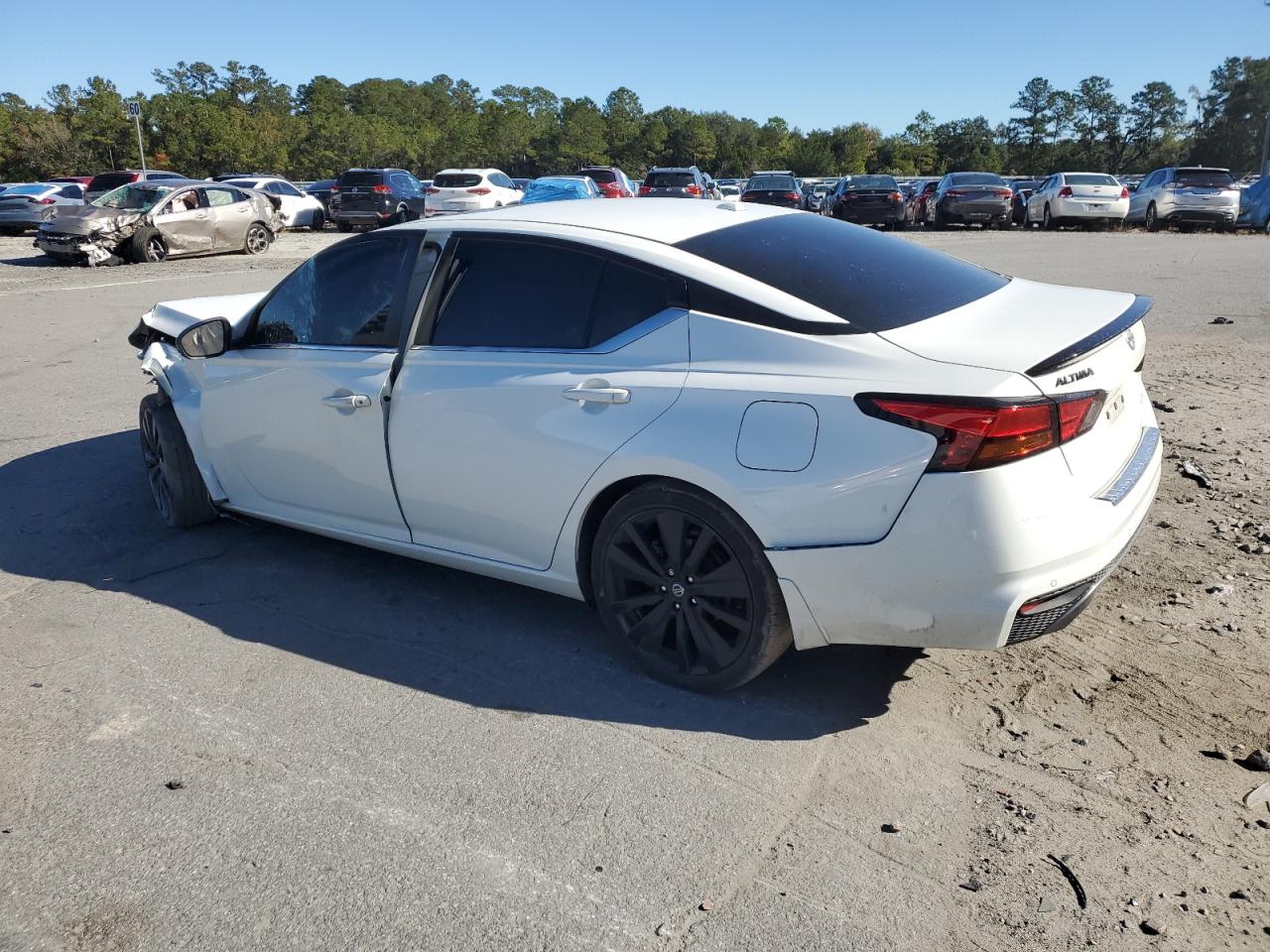 Nissan Altima Sr Image 3