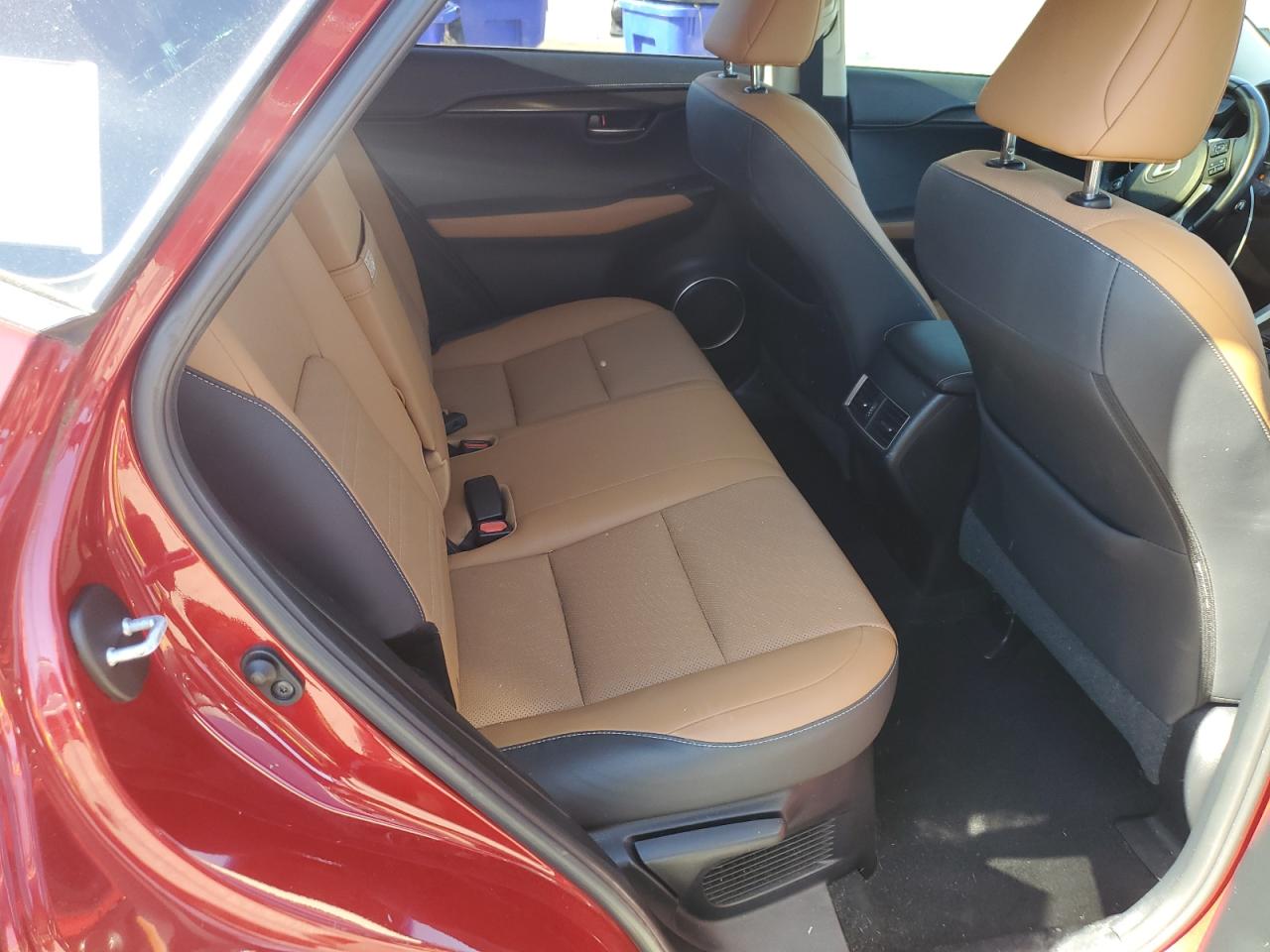 Lexus NX 300 Base Image 9