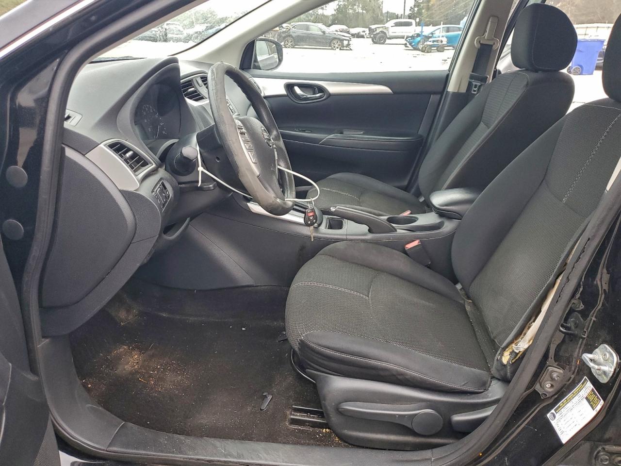 Nissan Sentra S Image 7