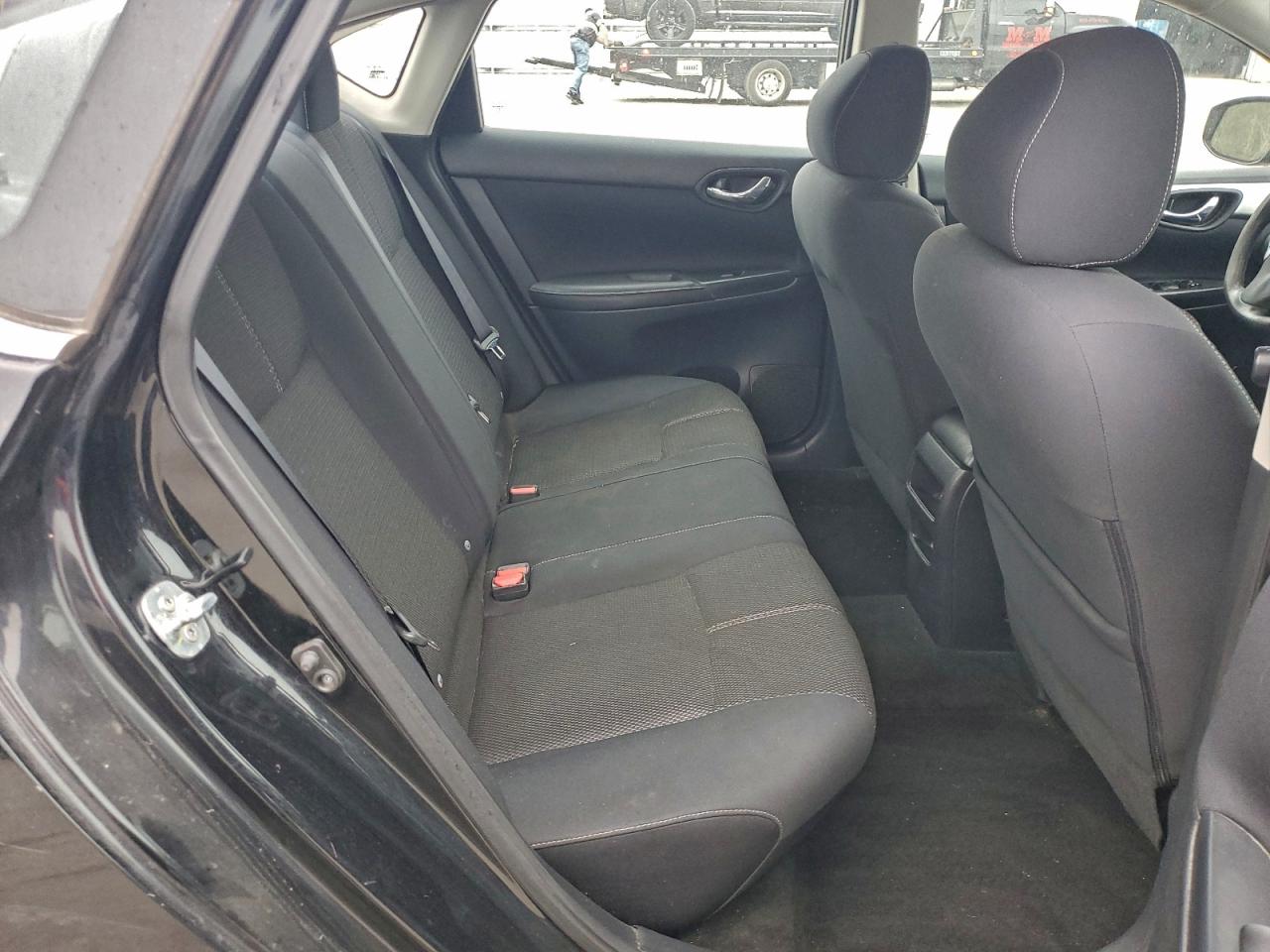 Nissan Sentra S Image 8