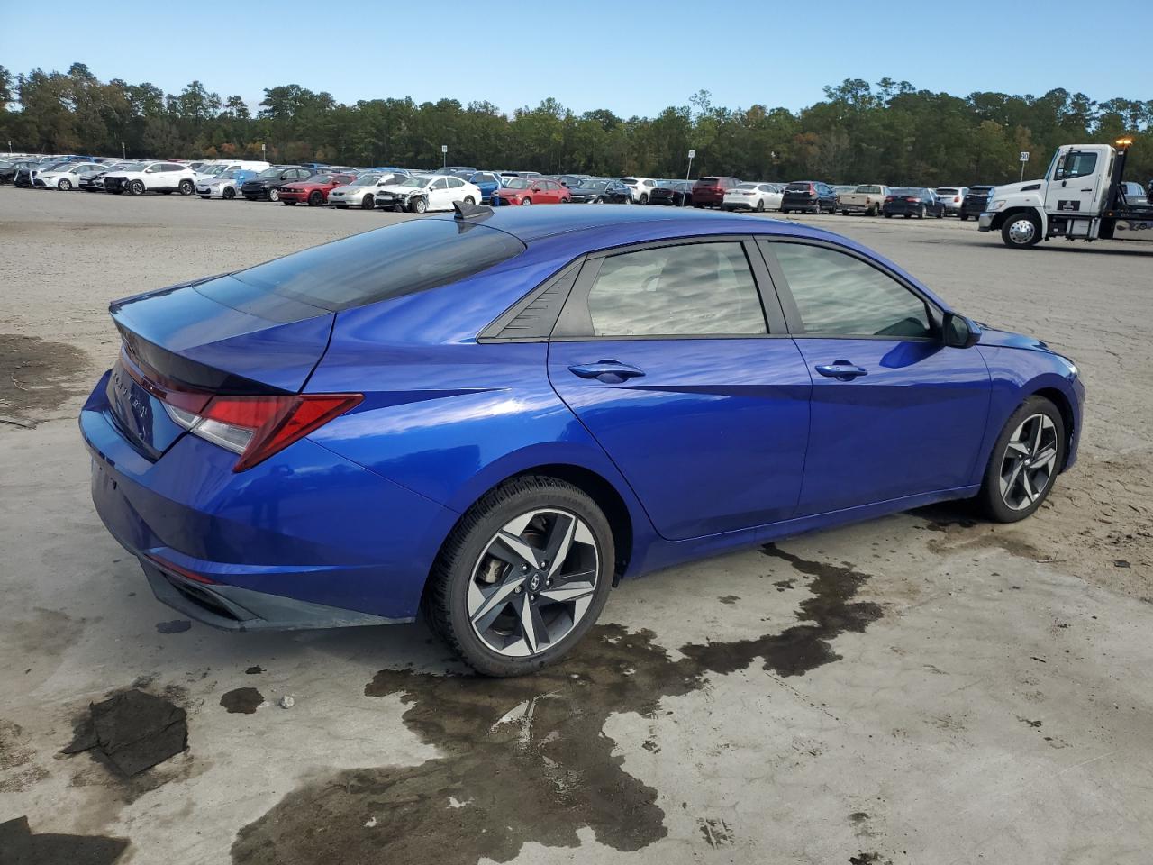 Hyundai ELANTRA Sel Image 3