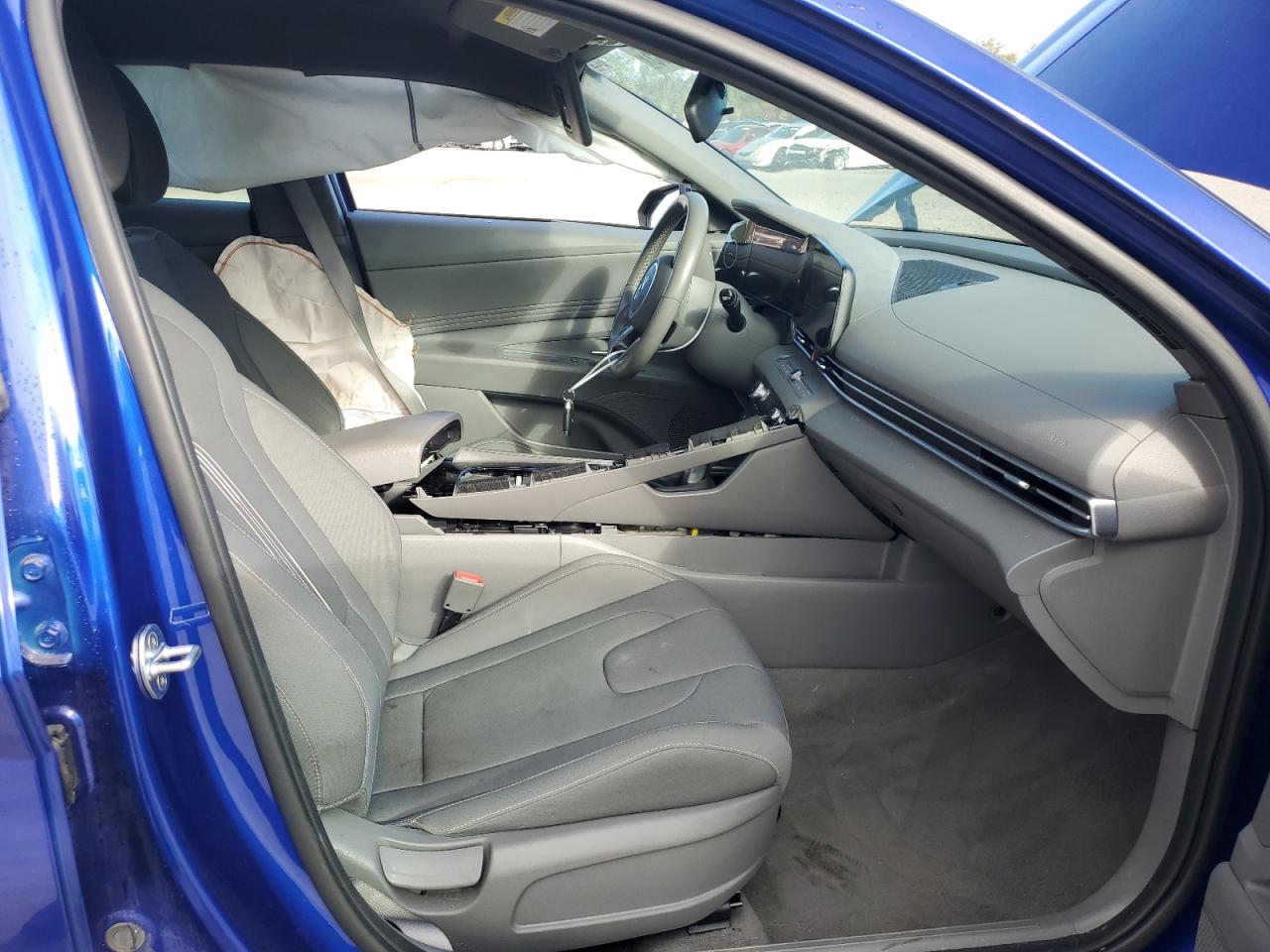 Hyundai ELANTRA Sel Image 12