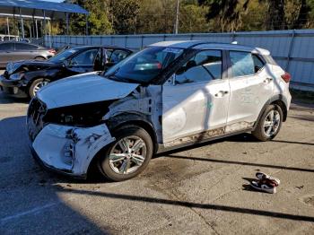  Salvage Nissan Kicks