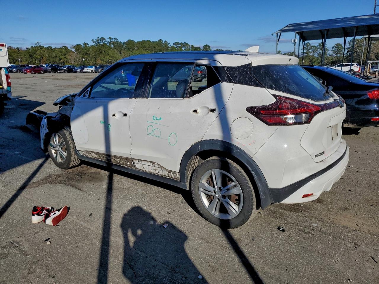 Nissan Kicks S Image 13