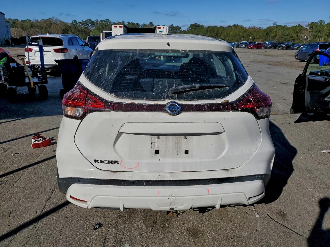 Nissan Kicks S Image 3