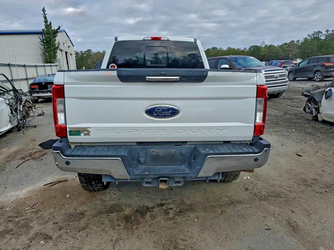 Ford F-250 Super Duty Image 5