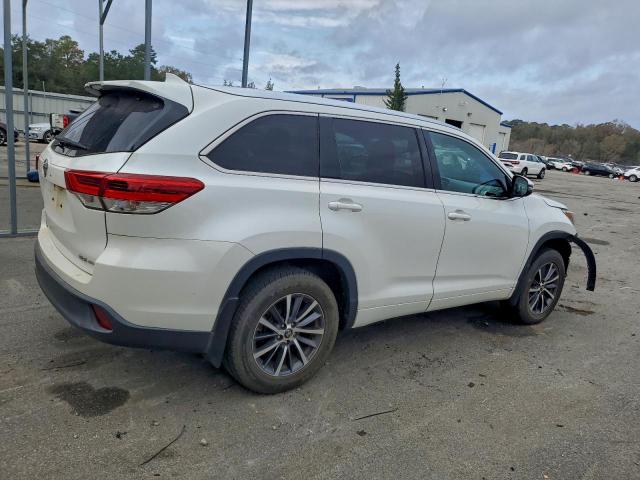 Toyota Highlander Se Image 12