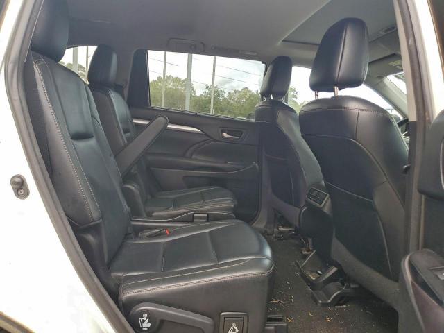 Toyota Highlander Se Image 6