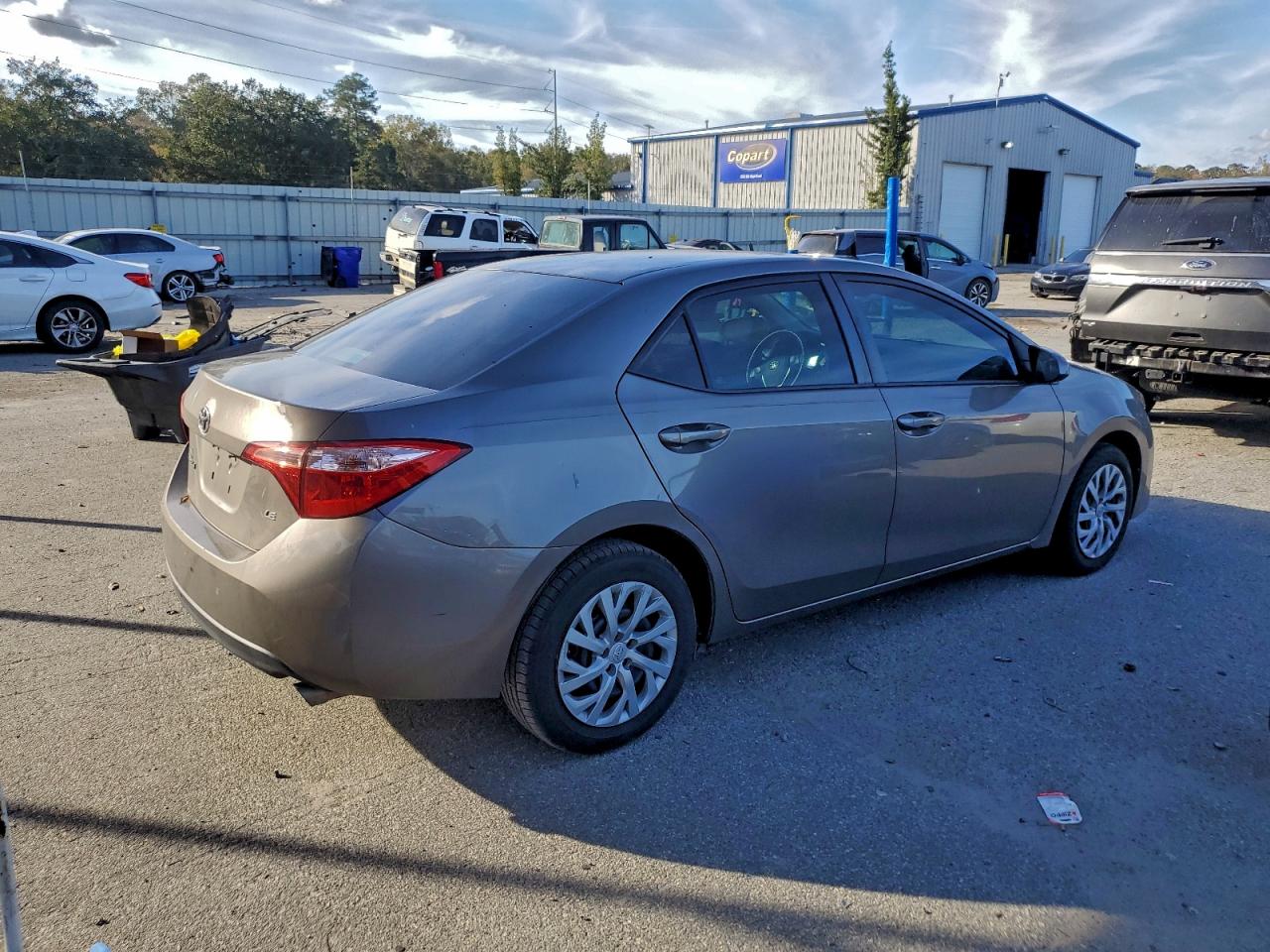 Toyota Corolla L Image 6
