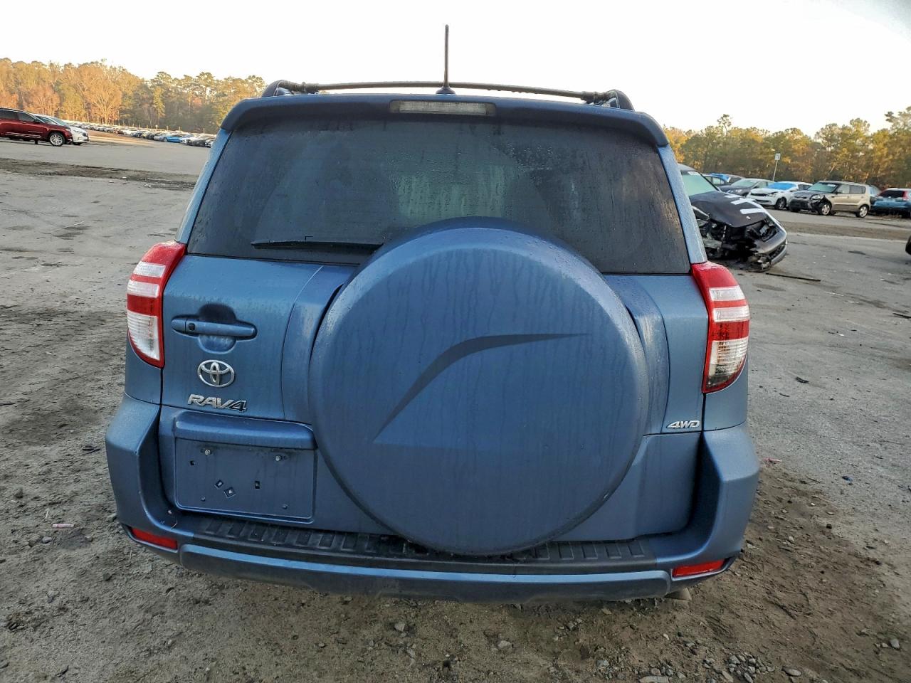 Toyota RAV4 Limited Image 9