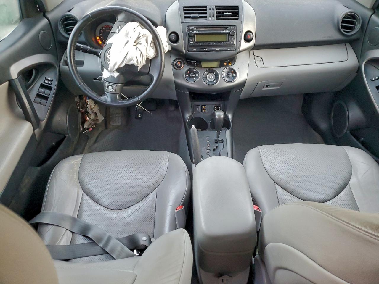 Toyota RAV4 Limited Image 7