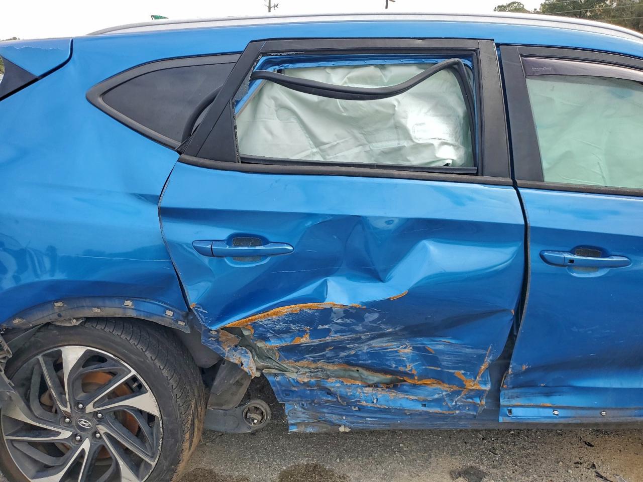 Hyundai TUCSON Limited Image 4