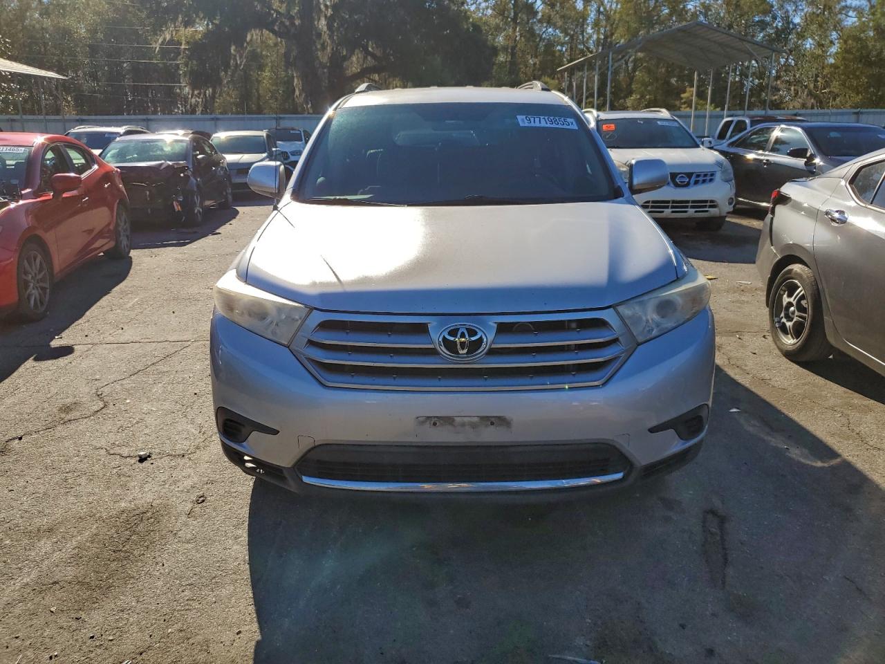 Toyota Highlander Base Image 3