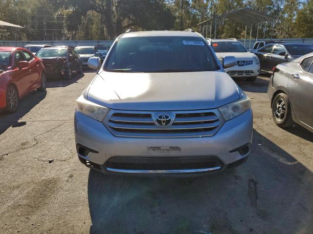 Toyota Highlander Base Image 3