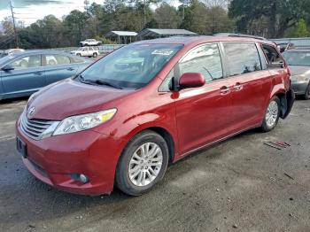  Salvage Toyota Sienna