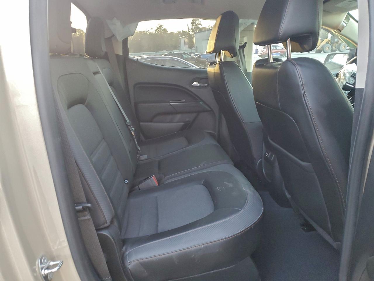 GMC Canyon At4 Image 9