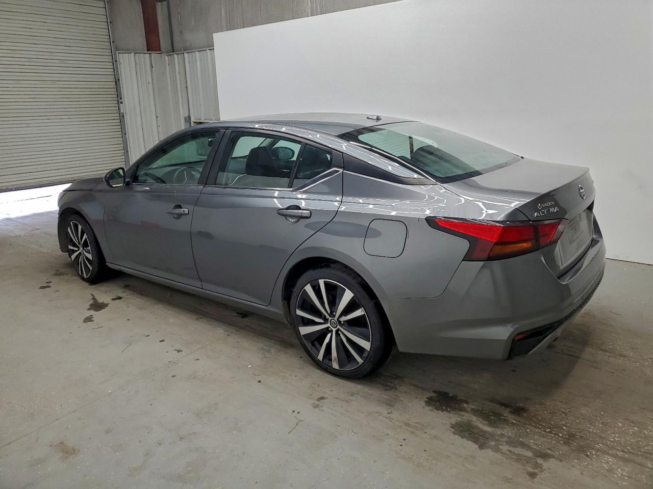 Nissan Altima Sr Image 2