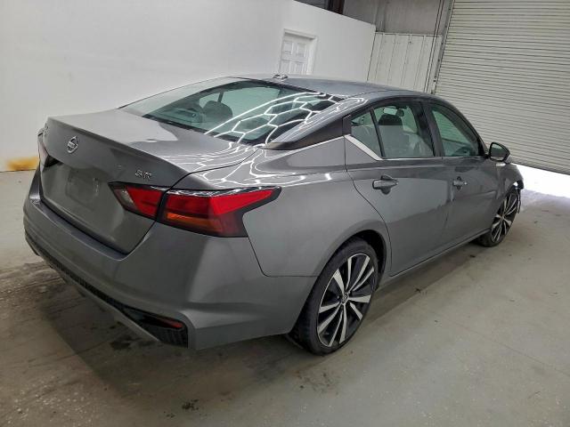 Nissan Altima Sr Image 3