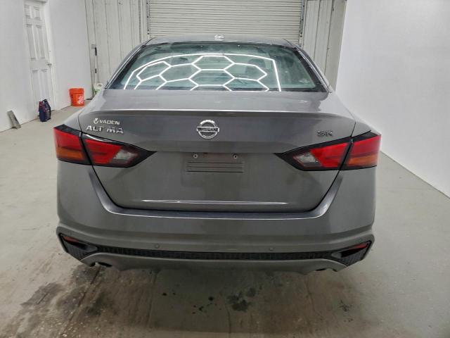 Nissan Altima Sr Image 6