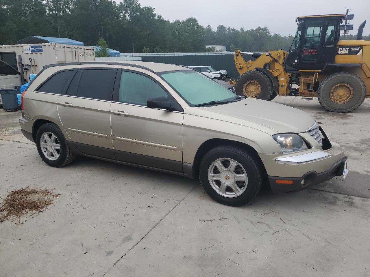 Chrysler Pacifica Image 2