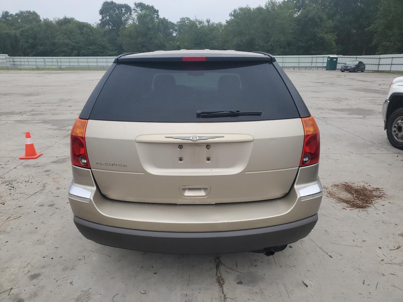 Chrysler Pacifica Image 5